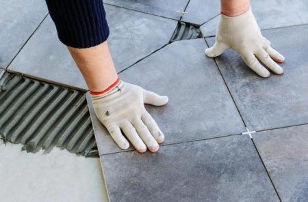 Comment r&eacute;ussir votre pose de carrelage &agrave; Pouilly en 7 &eacute;tapes cl&eacute;s